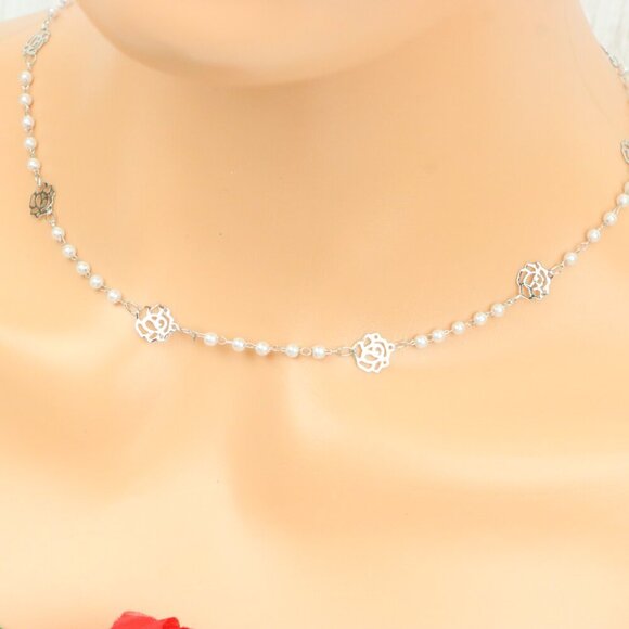 "Minimalist & Elegant Necklace Chain – Perfect for Women & Girls | UNVRC1432 - Picture 4 of 10